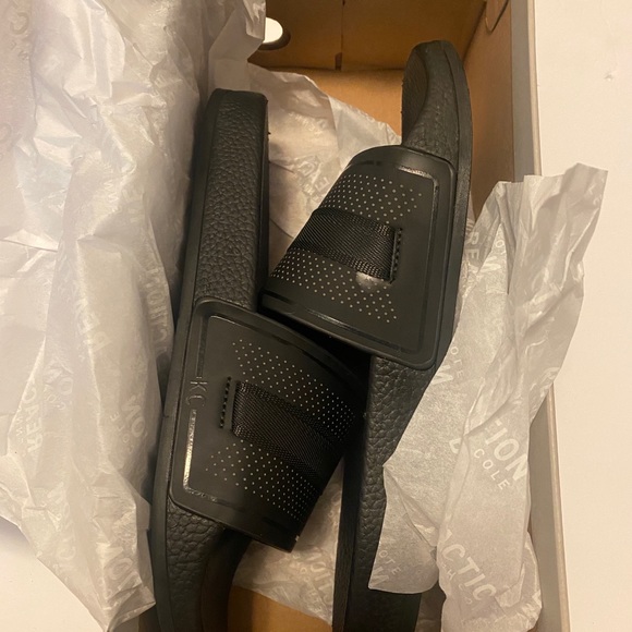 Brand new Kennth Cole slides - Picture 2 of 4